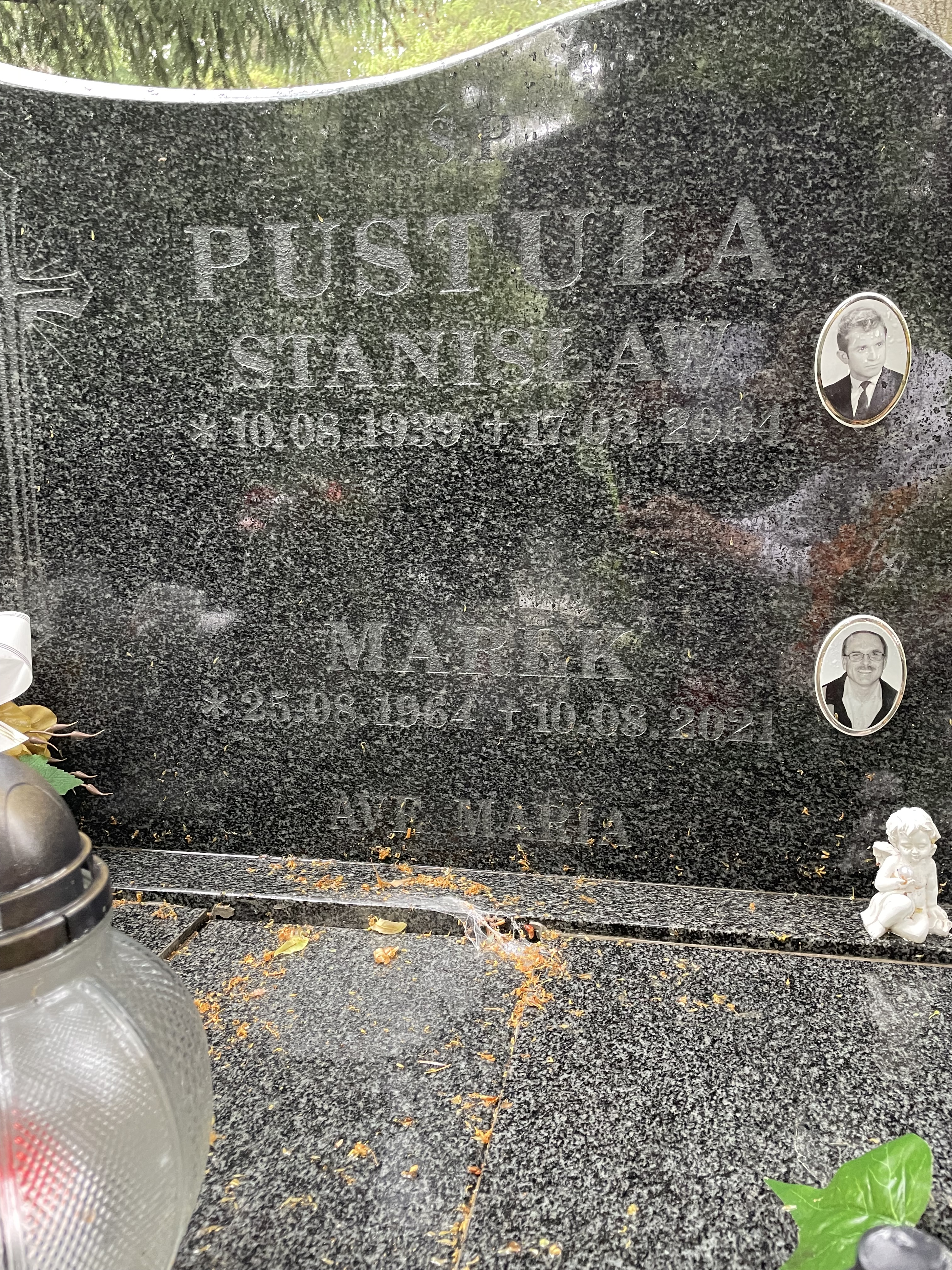 Grób Marek Pustuła