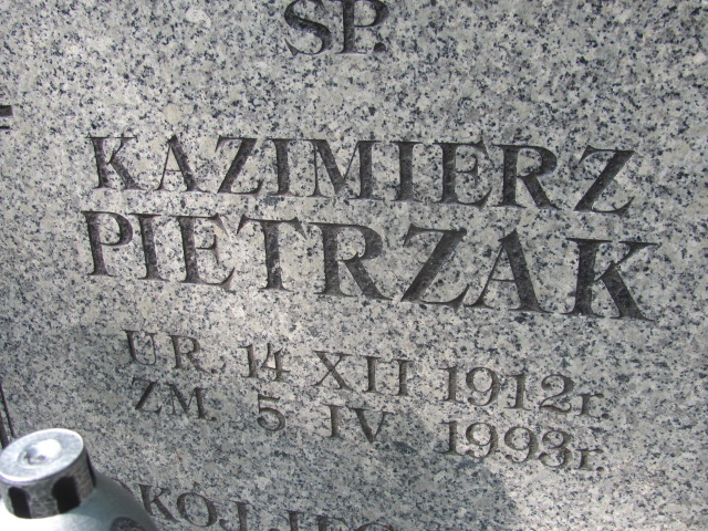 Kazimierz Pietrzak 1912 Bolków - Grobonet - Wyszukiwarka osób pochowanych