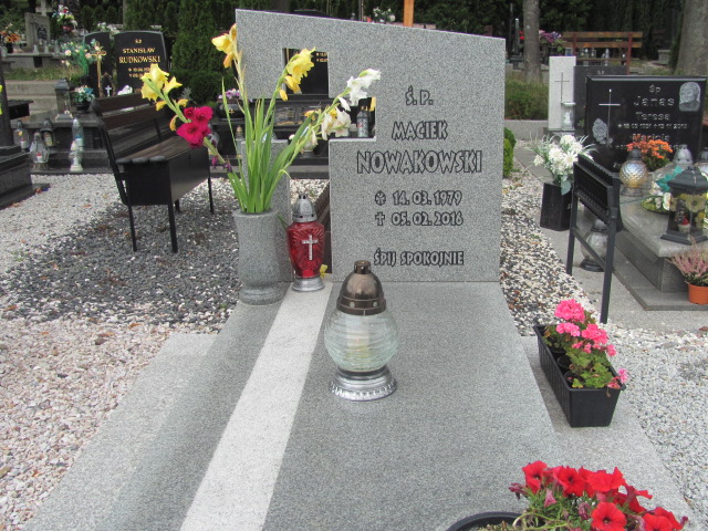 Grób Maciej Nowakowski